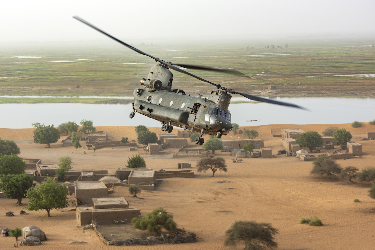 Chinook flies over Mali.