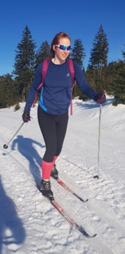 A female skier.